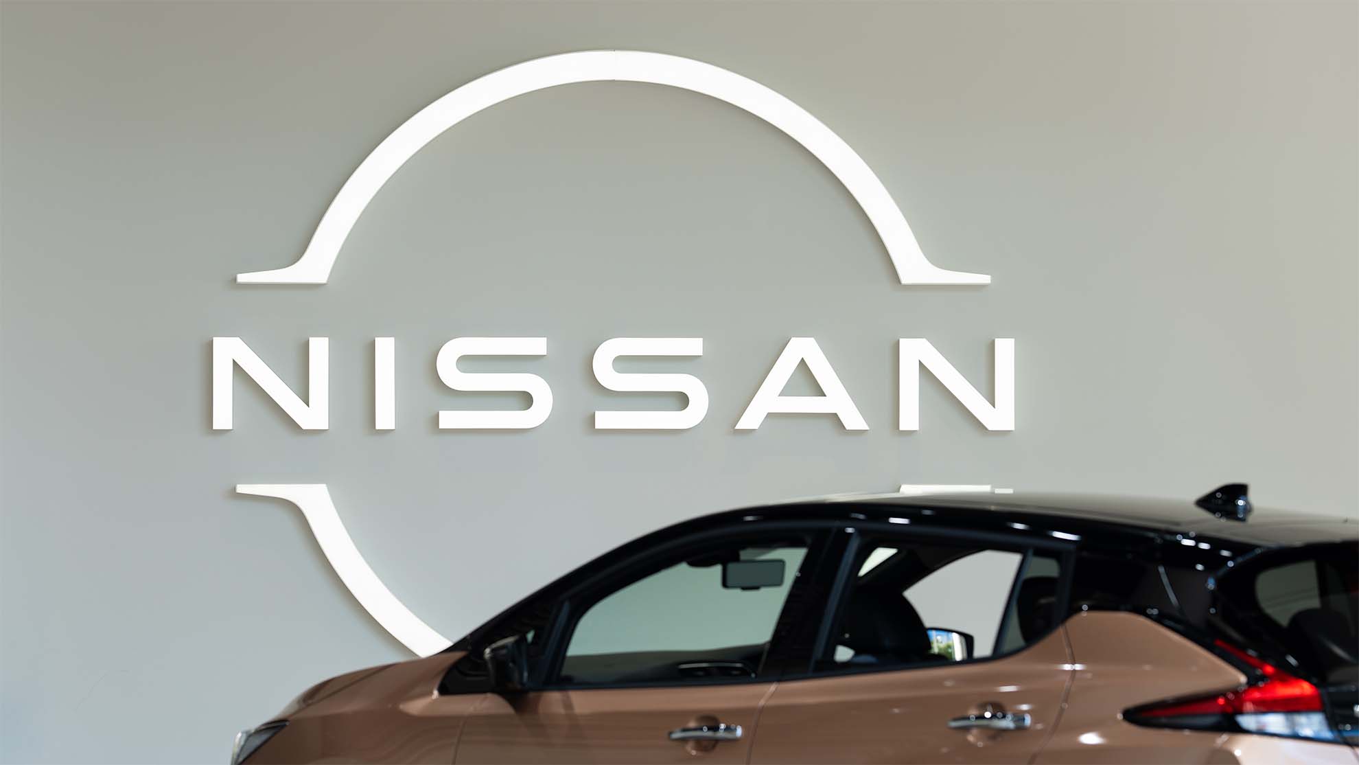 日産のロゴ